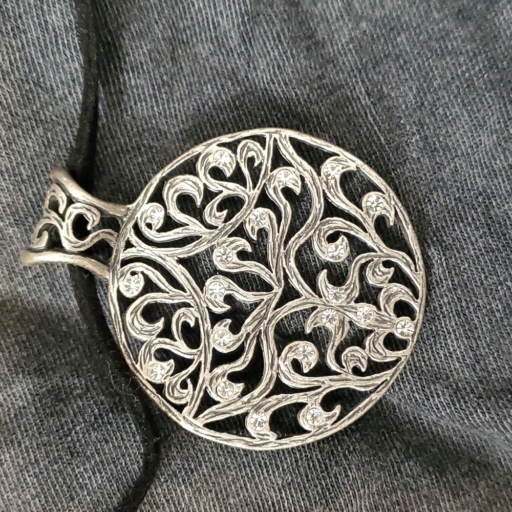 Necklace - Picture 2 of 3